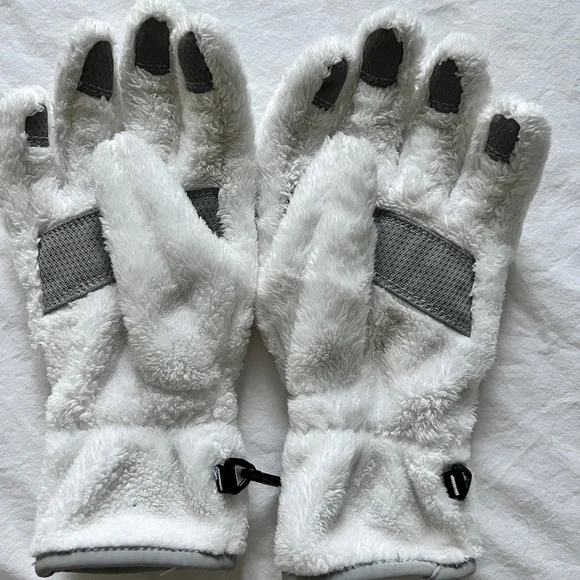The North Face women’s fleece winter gloves - Picture 2 of 3